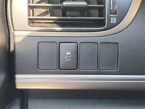 Used 2014 Toyota Camry SE image 15