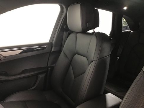 Certified 2026 Porsche Macan AWD/4WD image 22