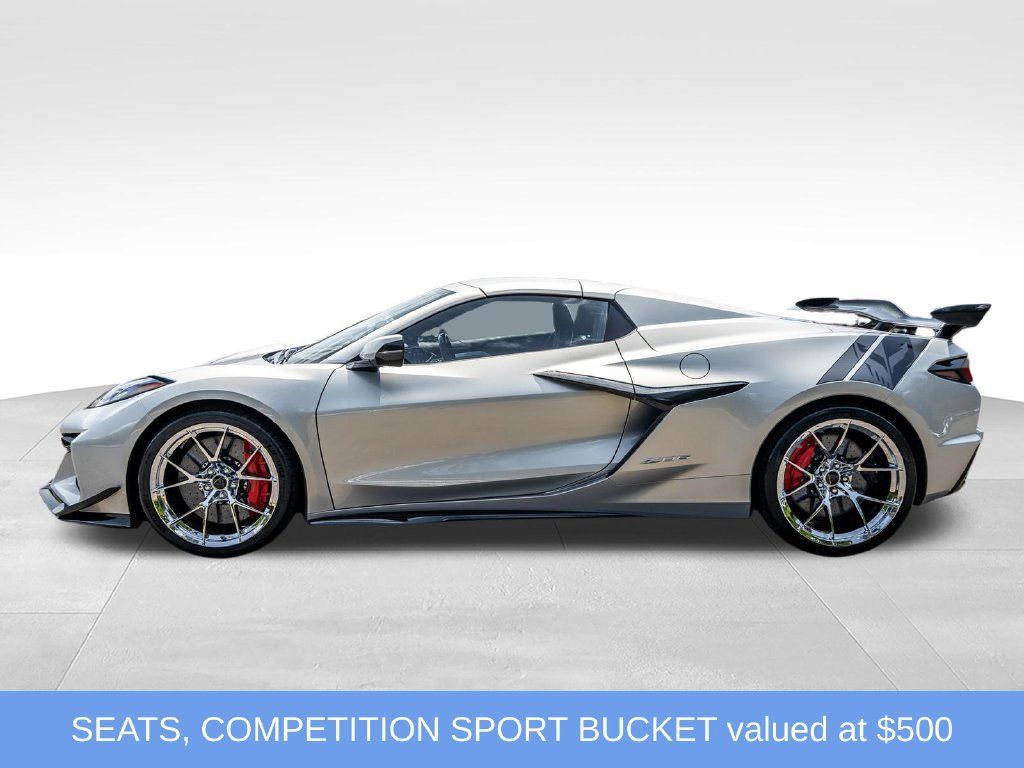 Used 2023 Chevrolet Corvette Z06 w/ Z07 Performance Package RWD image 12