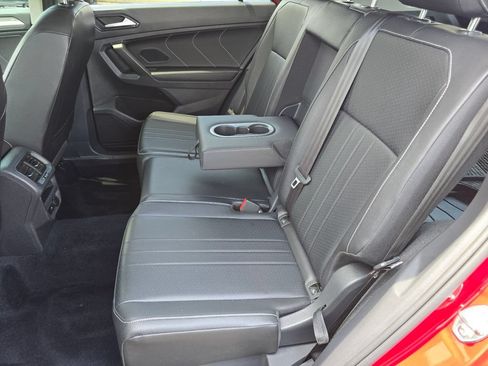 Used 2022 Volkswagen Tiguan SE AWD/4WD image 31