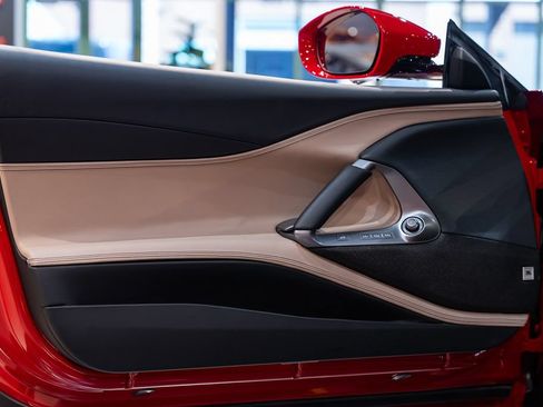 Certified 2023 Ferrari 812 GTS RWD image 25