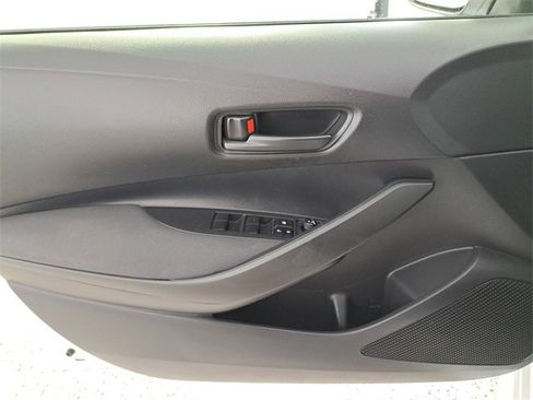 Used 2023 Toyota Corolla LE image 21