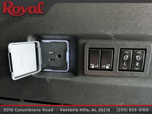 Used 2023 Chevrolet Tahoe Z71 w/ Luxury Package AWD/4WD image 15