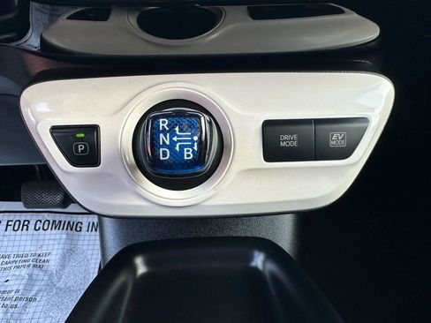 Used 2018 Toyota Prius Two image 24