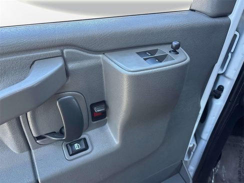 Used 2021 Chevrolet Express 3500 LT w/ LT Preferred Equipment Group image 10