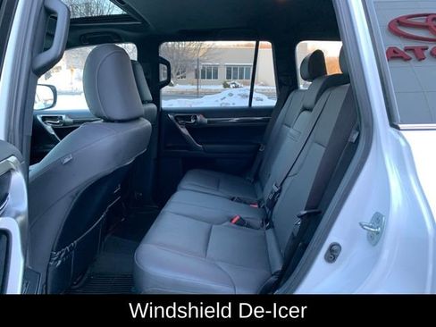 Used 2023 Lexus GX 460 Premium w/ Premium Package image 28