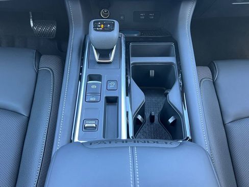 New 2026 Nissan Pathfinder SL FWD image 11