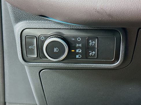 Used 2025 Ford Explorer Platinum w/ LUX Leather Package AWD/4WD image 17