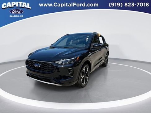 Certified 2024 Ford Escape ST-Line Select w/ Tech Pack #2 AWD/4WD image 4