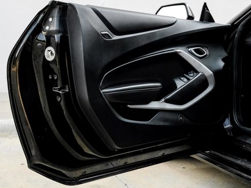 Used 2021 Chevrolet Camaro LT RWD image 39