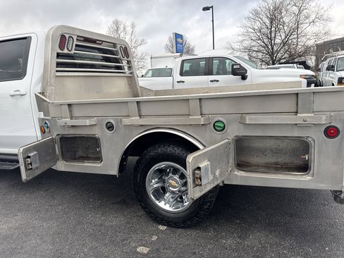 Used 2024 Chevrolet Silverado 3500 LT w/ Convenience Package image 12