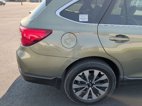 Used 2017 Subaru Outback 2.5i Limited AWD/4WD image 20