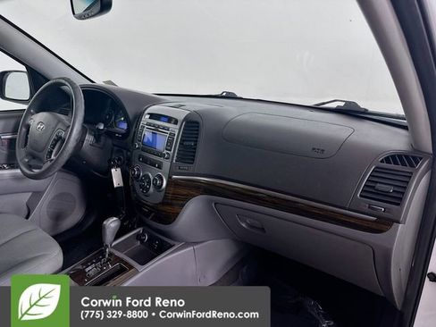 Used 2012 Hyundai Santa Fe GLS image 26