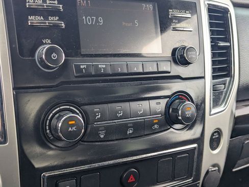 Used 2018 Nissan Titan SV image 25