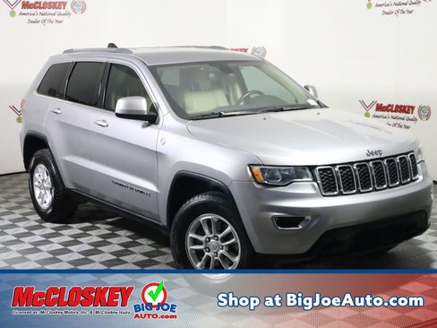 Used 2019 Jeep Grand Cherokee Laredo image 1