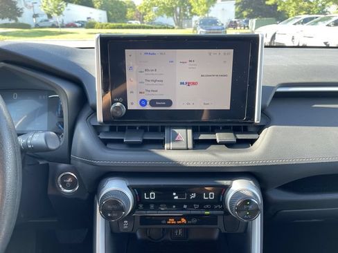 Used 2025 Toyota RAV4 XLE AWD/4WD image 17