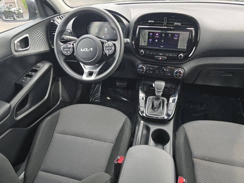 Used 2024 Kia Soul S FWD image 28