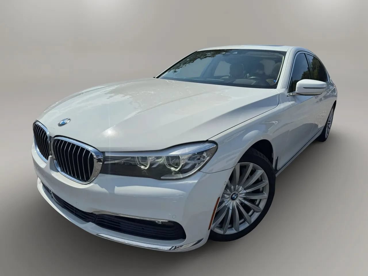 Used 2016 BMW 740i RWD image 1