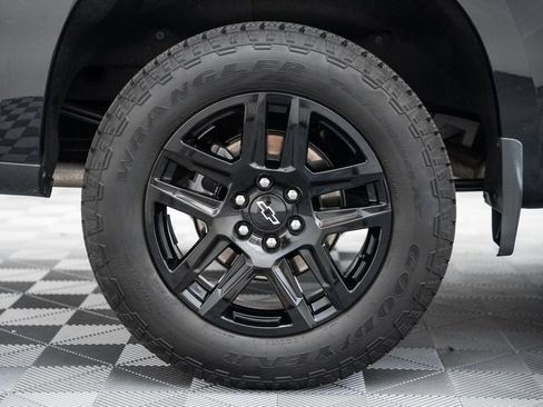 Used 2025 Chevrolet Silverado 1500 High Country w/ Midnight Edition AWD/4WD image 19