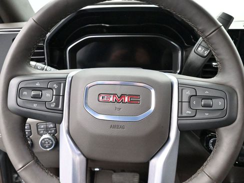 Used 2025 GMC Sierra 2500 SLT w/ SLT Premium Package image 18