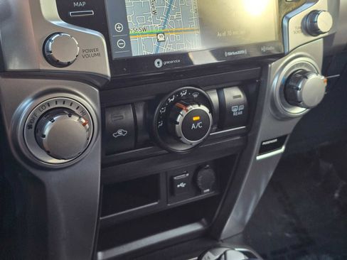 Used 2020 Toyota 4Runner SR5 Premium image 26