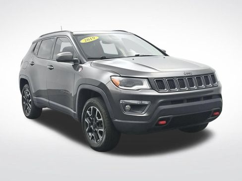 Used 2019 Jeep Compass Trailhawk w/ Leather Interior Group AWD/4WD image 3