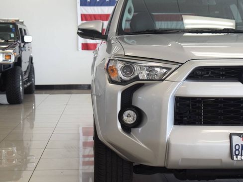 Used 2016 Toyota 4Runner SR5 Premium AWD/4WD image 8