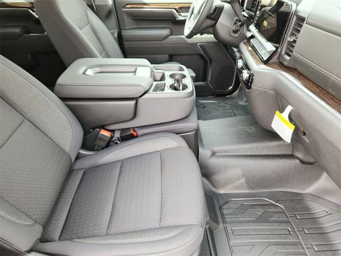 New 2025 GMC Sierra 1500 Elevation w/ LPO, Elevation Black Package image 10