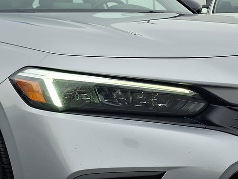 Used 2023 Honda Civic Sport image 8