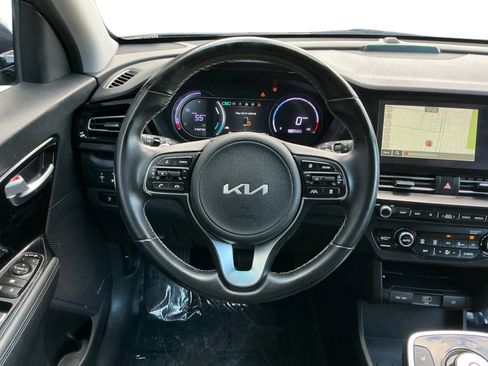 Used 2022 Kia Niro EX FWD image 12