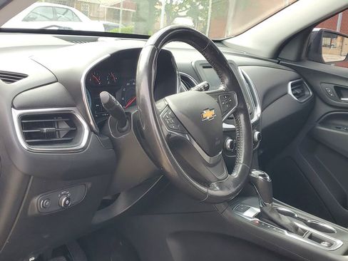 Used 2020 Chevrolet Equinox LT FWD image 14