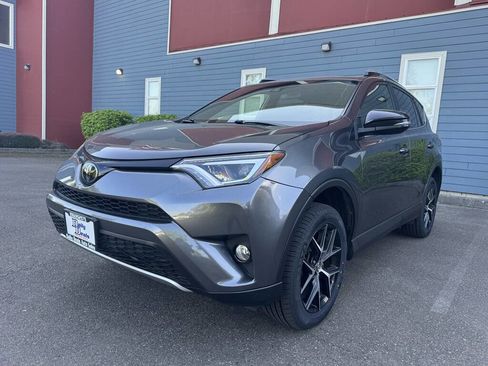 Used 2017 Toyota RAV4 SE AWD/4WD image 4