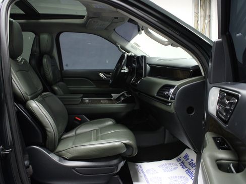 Used 2024 Lincoln Navigator Black Label image 17