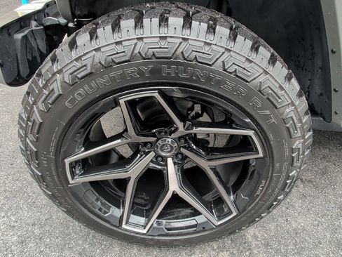 Used 2023 Jeep Wrangler Unlimited Rubicon 4xe AWD/4WD image 9