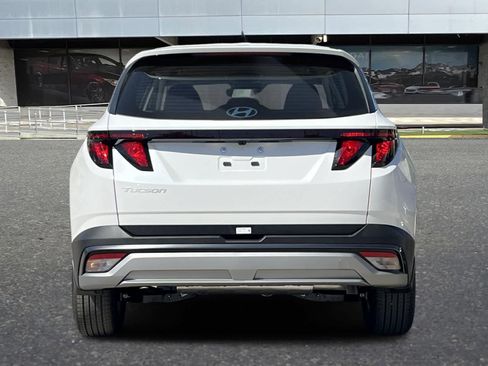 New 2025 Hyundai Tucson SE image 7