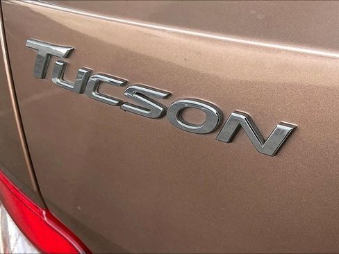 Used 2017 Hyundai Tucson SE Plus w/ Cargo Package image 8