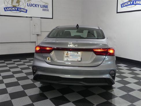 Used 2023 Kia Forte LXS w/ LXS Technology Package FWD image 8