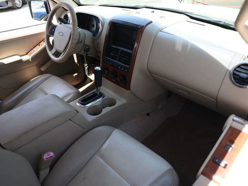 Used 2006 Ford Explorer Eddie Bauer AWD/4WD image 18