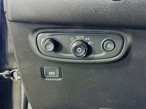 Used 2024 GMC Terrain SLT image 10