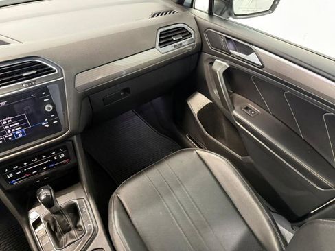Used 2022 Volkswagen Tiguan SE R-Line FWD image 17