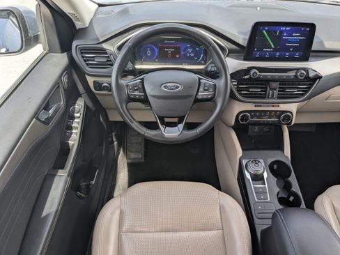 Used 2022 Ford Escape SEL w/ Technology Package FWD image 17