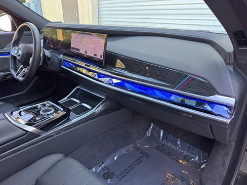 Used 2023 BMW 740i w/ Executive Package RWD image 16