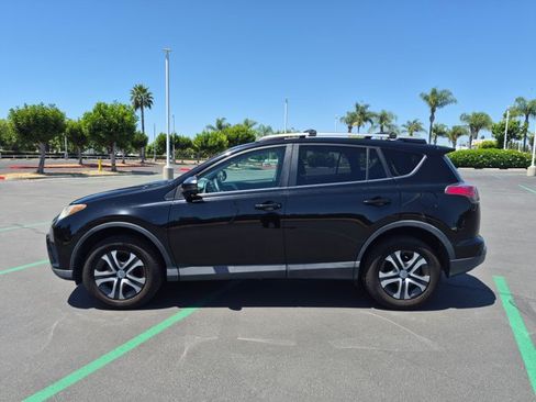 Used 2017 Toyota RAV4 LE w/ Carpet Mat Package FWD image 9