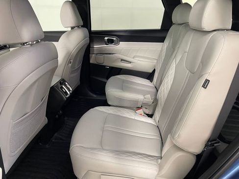 Certified 2025 Kia Sorento SX Prestige AWD/4WD image 17