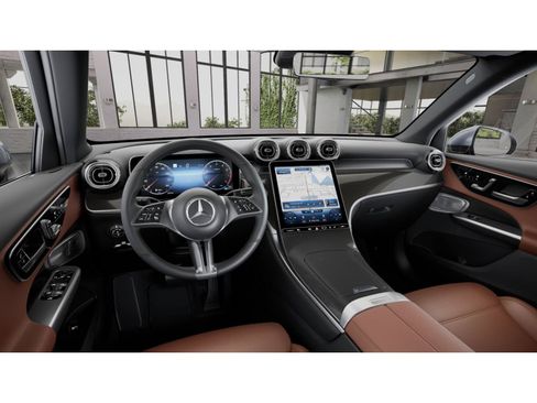 Used 2026 Mercedes-Benz GLC 300 4MATIC image 3