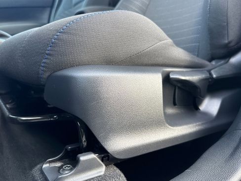 Used 2024 Toyota Corolla Cross SE w/ Moonroof Package image 25