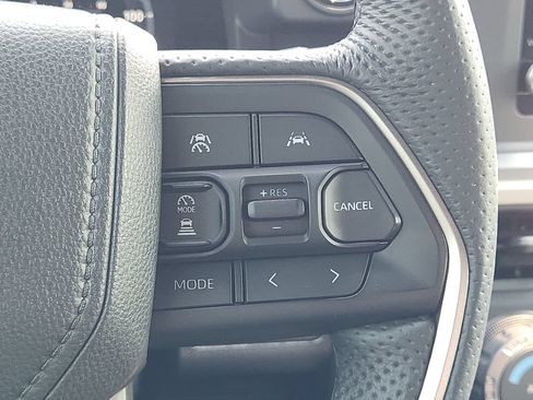 Used 2025 Toyota Tacoma TRD Off-Road AWD/4WD image 21
