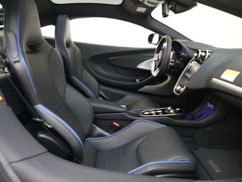 Used 2023 McLaren GT RWD image 26