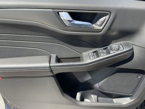 Used 2025 Ford Escape SE FWD image 13
