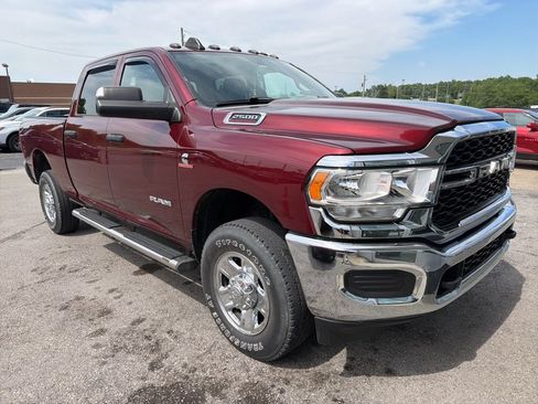 Used 2022 RAM 2500 Tradesman w/ Chrome Appearance Group AWD/4WD image 2